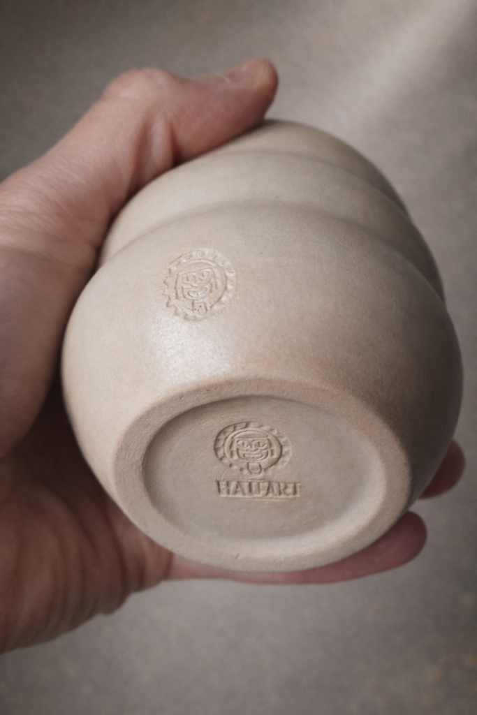 Ceramiczna czarka z logiem Mate Art
